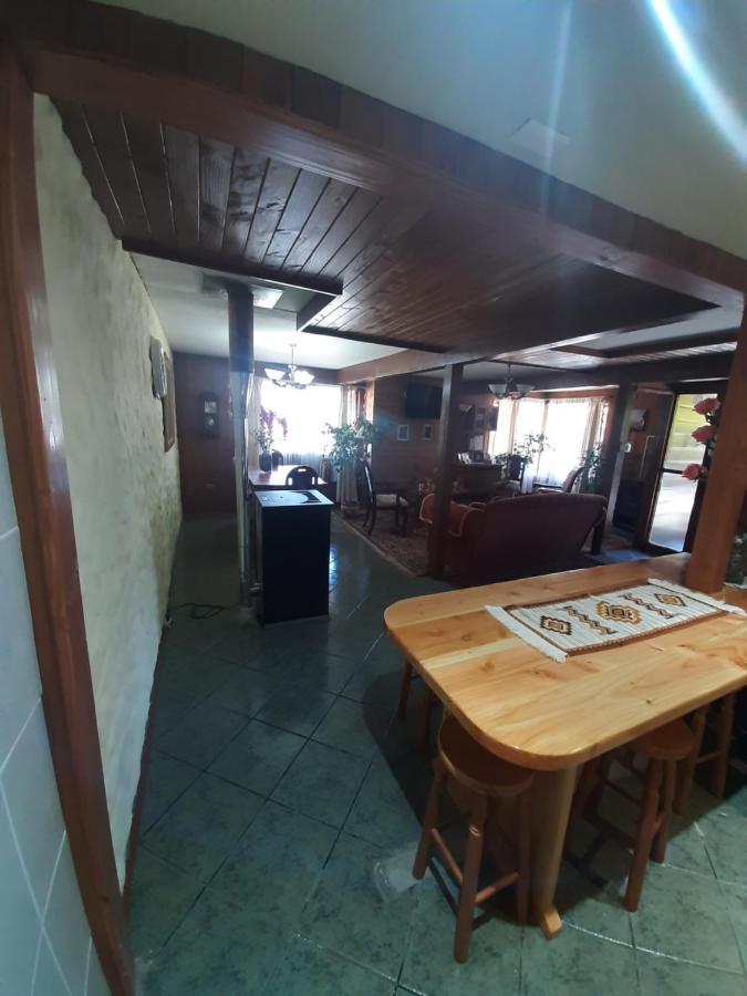 Hostal Victor Пукон Екстер'єр фото