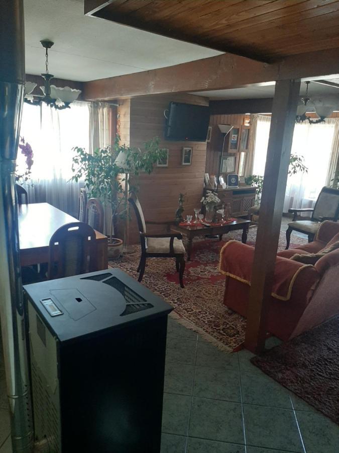 Hostal Victor Пукон Екстер'єр фото